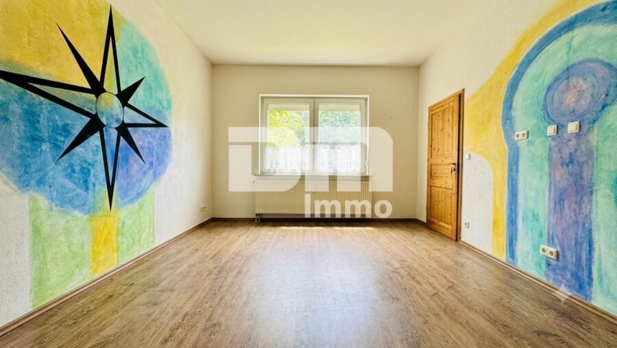 Charmantes Einfamilienhaus/Resthof mit viel Platz, modernisierter Technik und idyllischem Garten - Wohnhaus EG Wohn / Esszimmer